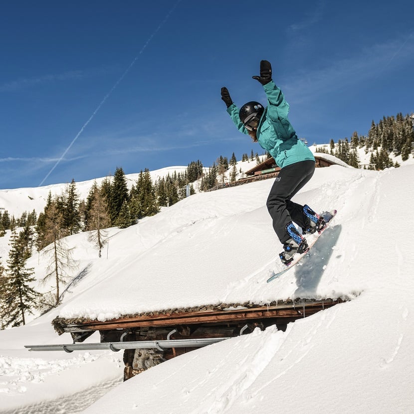 Kids snowboarding courses Skihotel Tauernhof
